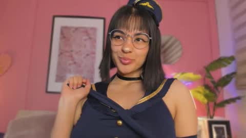 Snapshot of soysaraa_ chatting on October 15, 5:54 am Aleja online show from October 15, 5:54 am