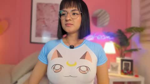 Snapshot of soysaraa_ chatting on September 30, 5:35 am Aleja online show from September 30, 5:35 am