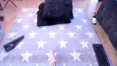      online show from October 18, 2:03 am