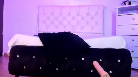      online show from October 5, 1:32 am