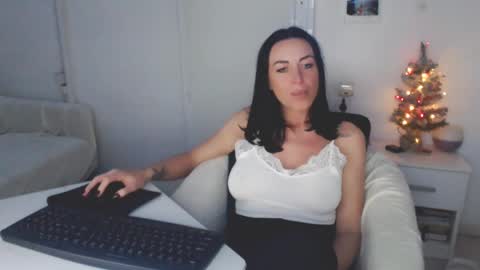 Carla online show from December 23, 6:58 pm