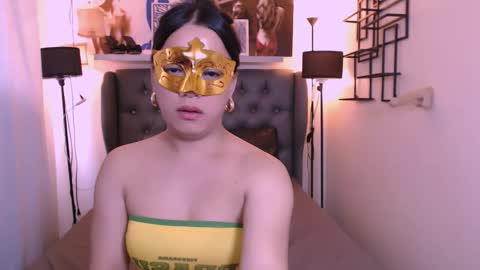 spicyhotchicks online show from January 10, 12:59 am