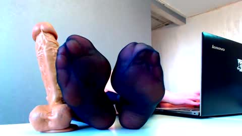 Snapshot of spoiled_lilit chatting on February 7, 5:41 am Lilith online show from February 7, 5:41 am