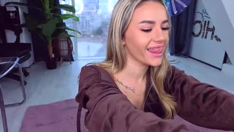 Anna online show from October 3, 9:25 am