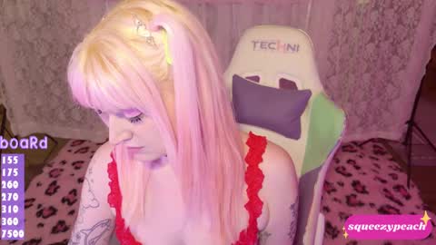 squeezypeach online show from September 12, 2:45 am