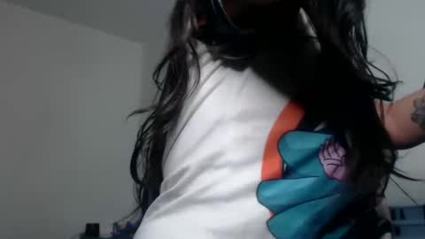 Snapshot of squirt_milk_ chatting on February 12, 3:51 am Carolainss online show from February 12, 3:51 am