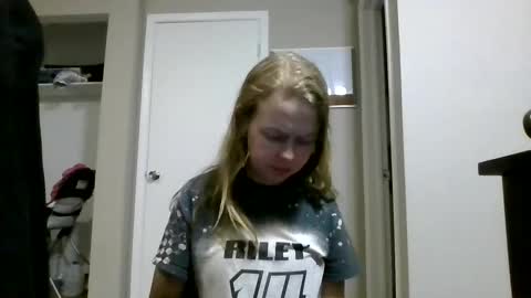 Snapshot of sriley386444137 chatting on January 23, 3:48 am sriley386444137 online show from January 23, 3:48 am