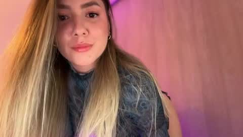 Sophie 3 online show from July 3, 1:11 am