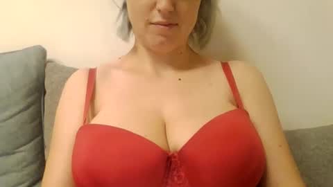 Amelly online show from February 2, 12:42 am