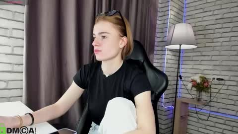 Stacey GMT5 Mo Tu We Th Fr Sa 3am -10am online show from February 2, 12:20 am