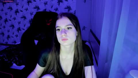 Stacey GMT5 Mo Tu We Th Fr Sa 3am -10am online show from December 26, 11:21 am