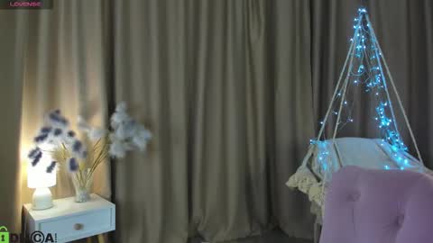 Stacy Mon Tue Wed Thu Fri Sun GMT GMT 3 1000am - 0400pm  online show from November 22, 8:50 am