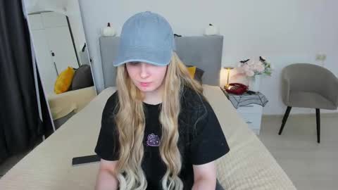 Stacy online show from October 29, 9:02 am