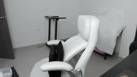 Snapshot of stacy_woods chatting on October 8, 2:49 am Zulma Yisset online show from October 8, 2:49 am