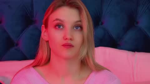 StacyEvances online show from March 8, 2:04 am