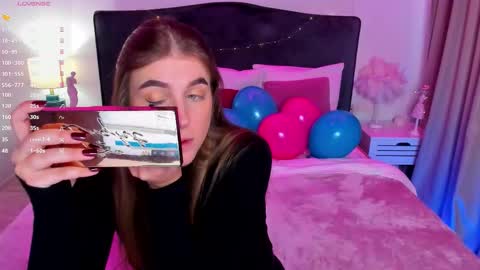 Snapshot of stacyjey chatting on October 31, 6:15 am Stacy online show from October 31, 6:15 am