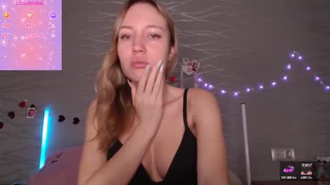 Snapshot of star_and_jane_ chatting on September 20, 11:08 am star_and_jane_ online show from September 20, 11:08 am