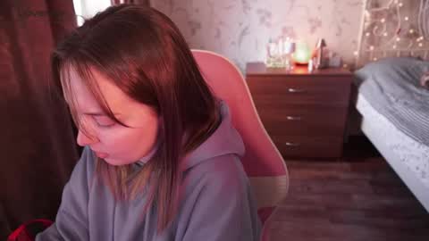 Alice online show from October 3, 9:03 am