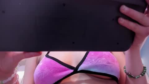 Snapshot of starkjoness chatting on October 21, 12:53 pm Stark Jones online show from October 21, 12:53 pm