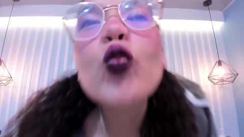 Snapshot of starkjoness chatting on October 20, 12:52 pm Stark Jones online show from October 20, 12:52 pm