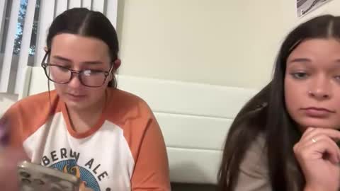 starqueenieee online show from October 30, 10:55 pm