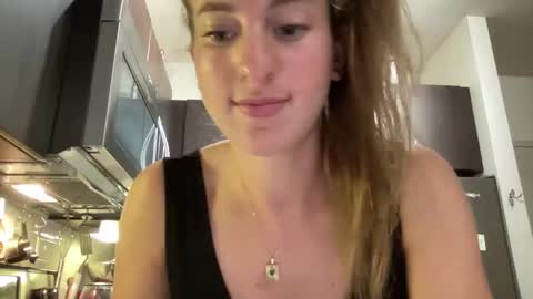 Snapshot of stassiethatsororitygirl chatting on December 18, 2:42 am Stassiethatsororitygirl online show from December 18, 2:42 am