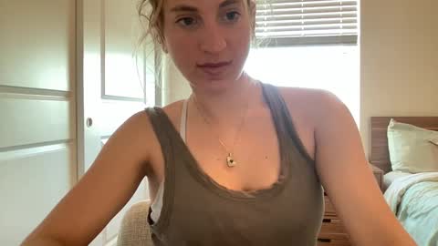 Snapshot of stassiethatsororitygirl chatting on March 6, 10:36 pm Stassiethatsororitygirl online show from March 6, 10:36 pm