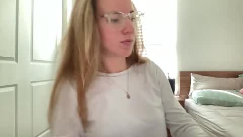 Snapshot of stassiethatsororitygirl chatting on January 25, 2:19 pm Stassiethatsororitygirl online show from January 25, 2:19 pm