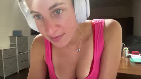 Snapshot of stassiethatsororitygirl chatting on September 12, 10:35 am Stassiethatsororitygirl online show from September 12, 10:35 am