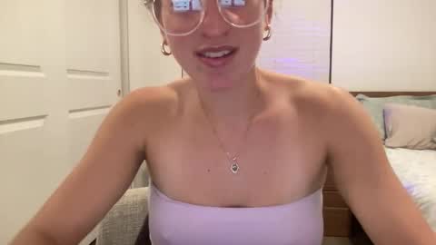 Snapshot of stassiethatsororitygirl chatting on January 17, 11:29 pm Stassiethatsororitygirl online show from January 17, 11:29 pm