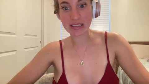 Snapshot of stassiethatsororitygirl chatting on February 19, 11:04 pm Stassiethatsororitygirl online show from February 19, 11:04 pm