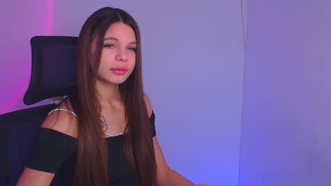 Snapshot of stasy_milk chatting on December 17, 6:45 am Stasy online show from December 17, 6:45 am