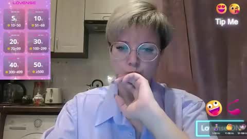 Snapshot of stasya_07 chatting on December 17, 7:48 pm Stasya online show from December 17, 7:48 pm