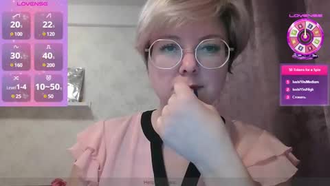 Snapshot of stasya_07 chatting on December 3, 12:27 pm Stasya online show from December 3, 12:27 pm