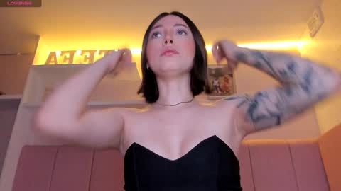 Stefa Gomez  online show from January 18, 12:57 pm