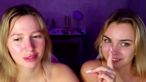 Stefany and Bettany online show from November 14, 8:53 pm