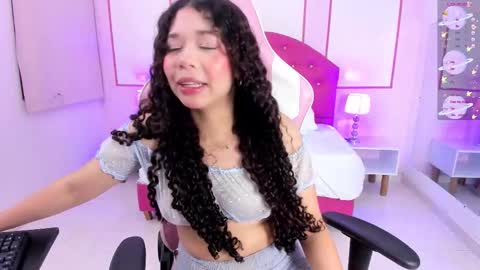 Snapshot of stefany_moll chatting on November 2, 3:54 am Stefany Gomez online show from November 2, 3:54 am