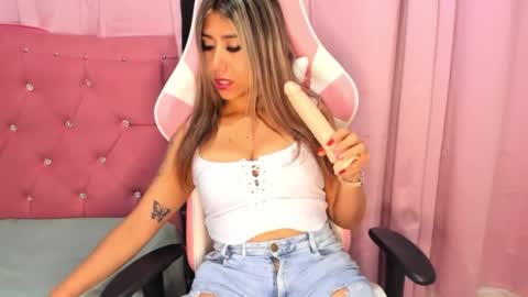 stefanyhorny69 online show from January 3, 2:54 am