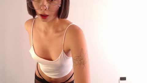 Snapshot of stefigirl chatting on December 4, 6:17 pm Stef online show from December 4, 6:17 pm