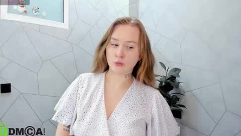 Stella online show from February 11, 9:33 am