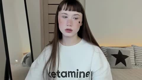 stella_sunny online show from April 5, 7:29 am