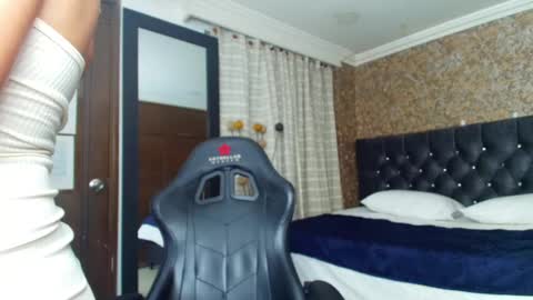 Snapshot of stella_xue chatting on March 11, 7:47 pm Estella online show from March 11, 7:47 pm