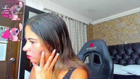 Snapshot of stella_xue chatting on February 5, 8:04 pm Estella online show from February 5, 8:04 pm