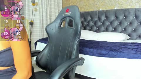 Snapshot of stella_xue chatting on February 7, 8:20 pm Estella online show from February 7, 8:20 pm