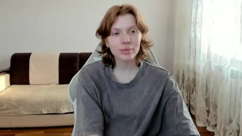 S T E L L A online show from April 1, 1:41 pm