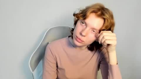 S T E L L A online show from March 2, 9:27 am