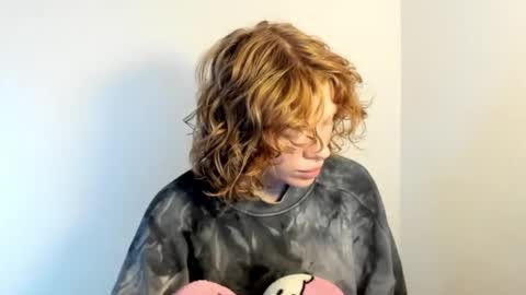 S T E L L A online show from October 21, 11:25 am