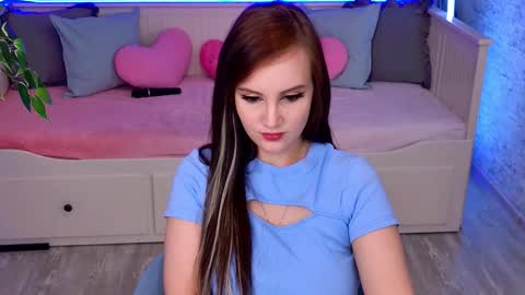 Snapshot of stellawills chatting on October 22, 8:47 pm Stella online show from October 22, 8:47 pm