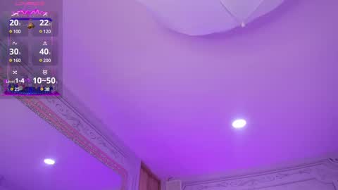 Snapshot of stephania_diamond chatting on February 21, 2:28 am online show from February 21, 2:28 am