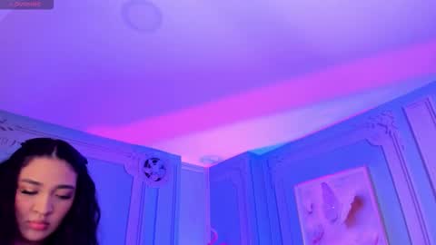 Snapshot of stephania_diamond chatting on October 29, 2:38 am online show from October 29, 2:38 am